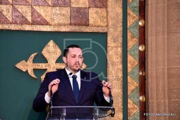  Telde con el empresario Grisaleña en la lectura del pregón de Santiago 2018 (Foto Antonio Alí)